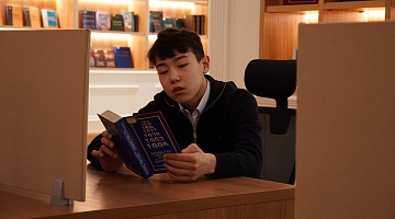 Как восстанавливают историю: школьникам провели интерактивный урок в архиве